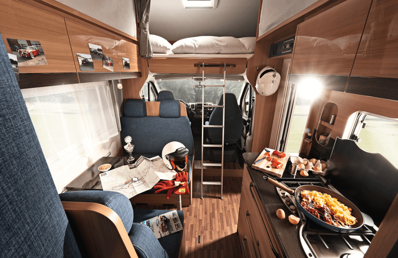 postele v karavanu na Islandu