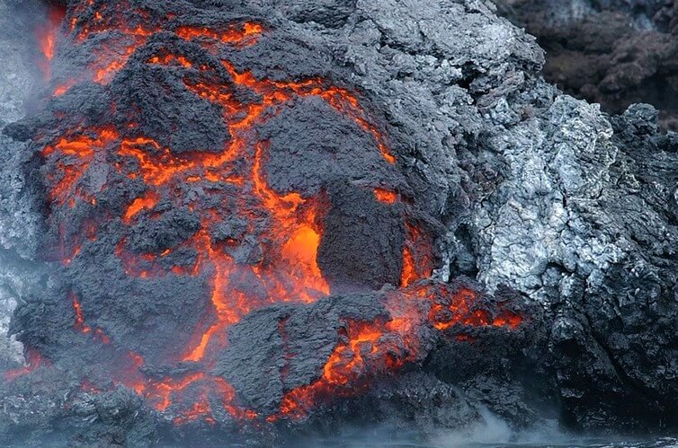 lava erupce na Islandu